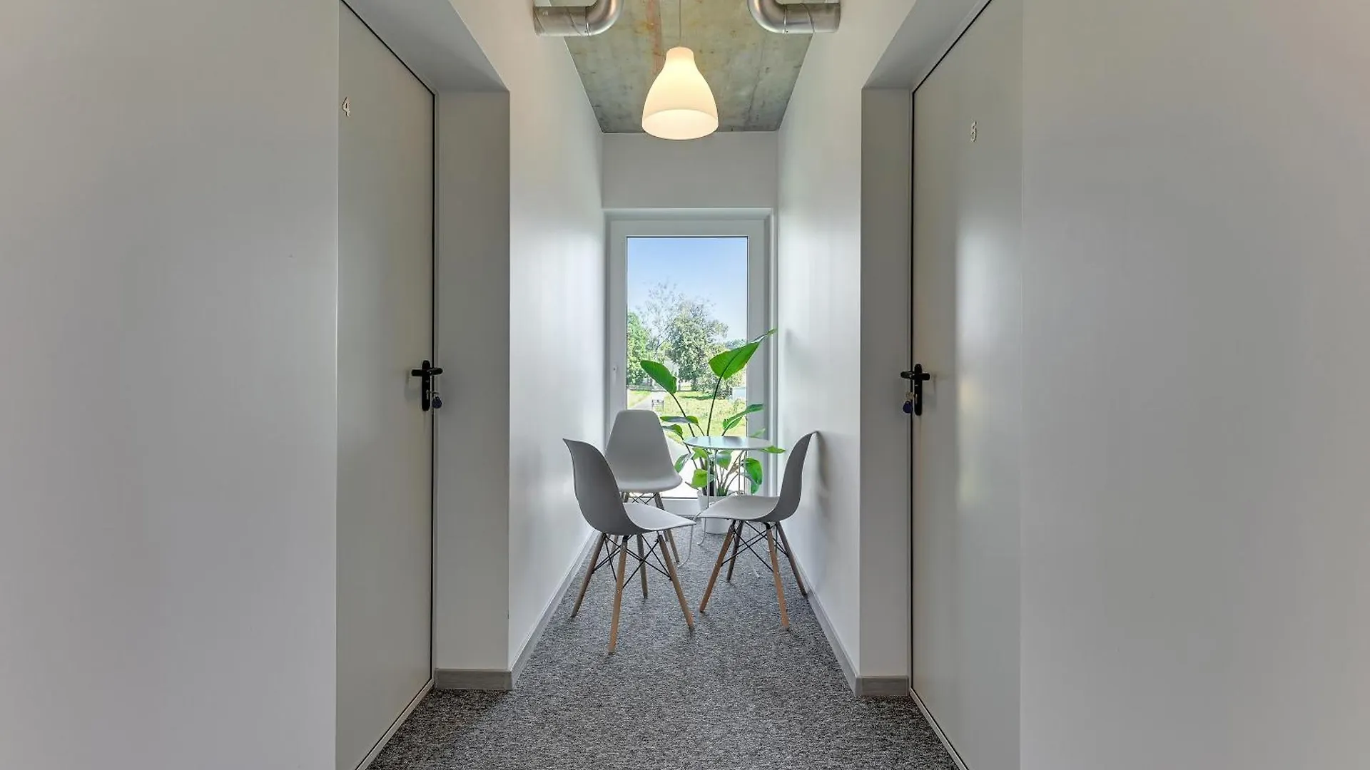 Nocleg ze śniadaniem Bed and Breakfast Mile Gdansk Airport & Parking Dlugoterminowy Polska