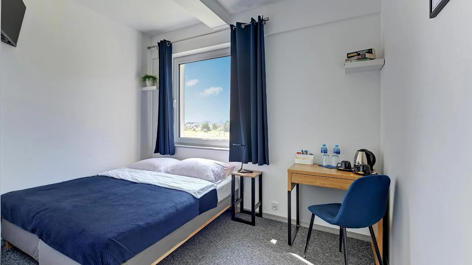 Nocleg ze śniadaniem Bed and Breakfast Mile Gdansk Airport & Parking Dlugoterminowy