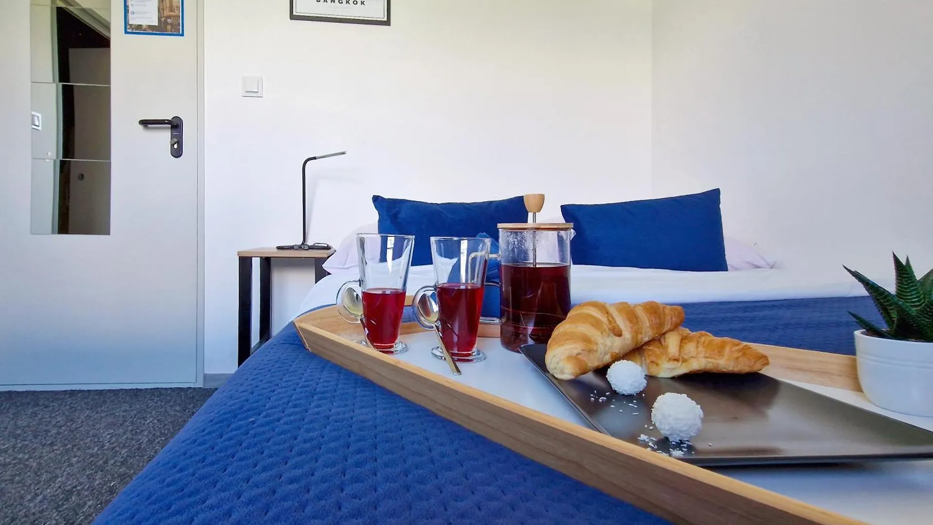 Bed and Breakfast Mile Gdansk Airport & Parking Dlugoterminowy Nocleg ze śniadaniem
